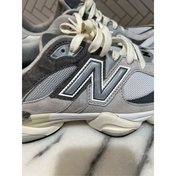 New Balance 9060 Rain Cloud Grey U9060GRY Men’s Size 13 No Box Gently Used main image 4